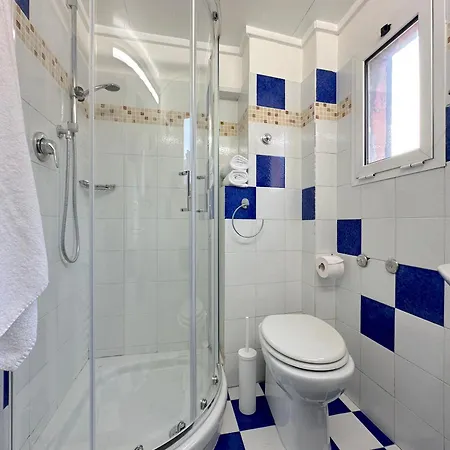 Apartament House *